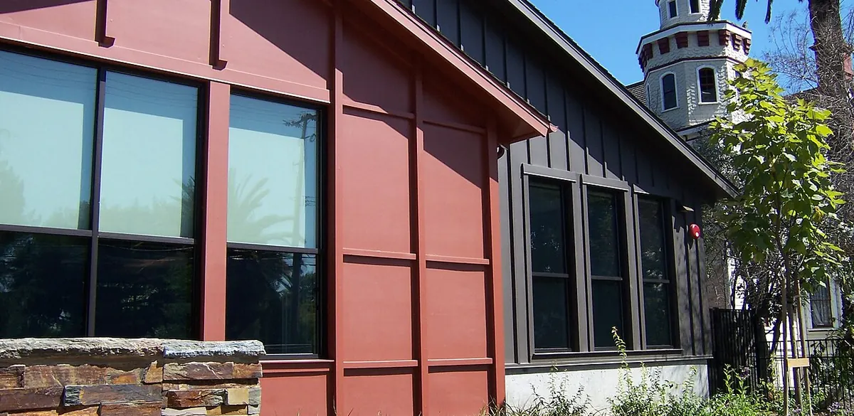 Exterior of Willow Glen Branch Library in San Jose.